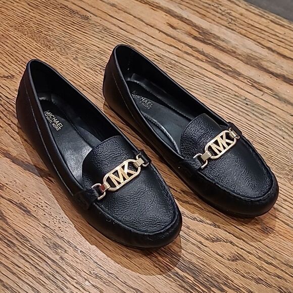 Michael Kors sz 7M black leather slippers - Picture 1 of 11